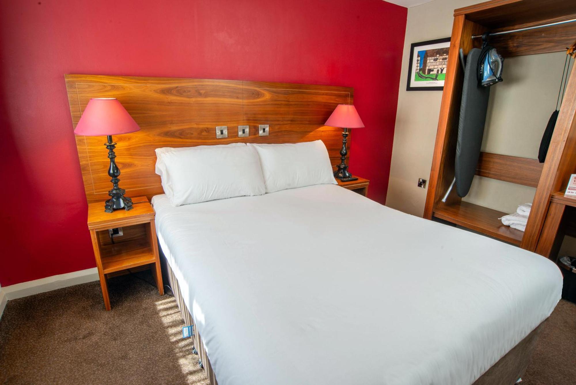 The Shrewsbury Hotel Wetherspoon Ngoại thất bức ảnh