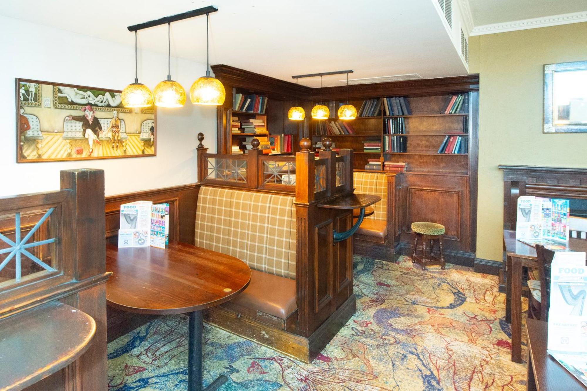 The Shrewsbury Hotel Wetherspoon Ngoại thất bức ảnh